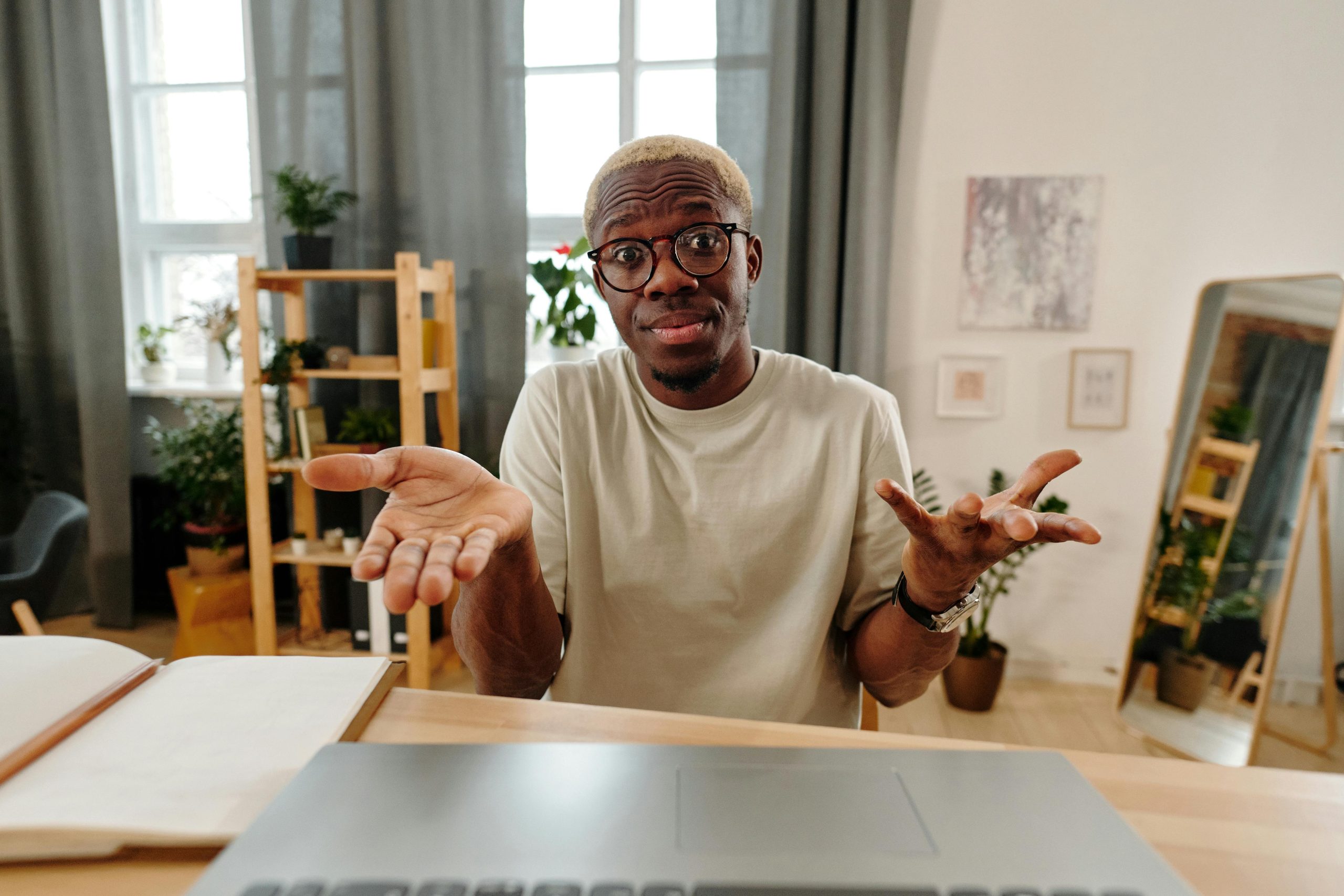 Wat zijn de risico's van app overload, het werken met te veel tools
